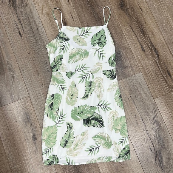 Dynamite Dress - Picture 1 of 2